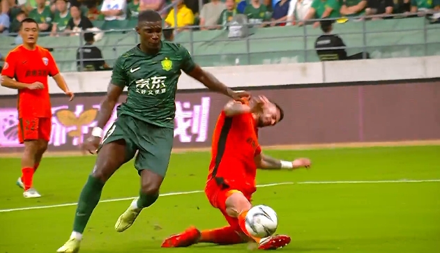 网页版登录入口-媒体人点评：法比奥进球与阿森纳对曼联角球战术相似，中超罕见未判犯规