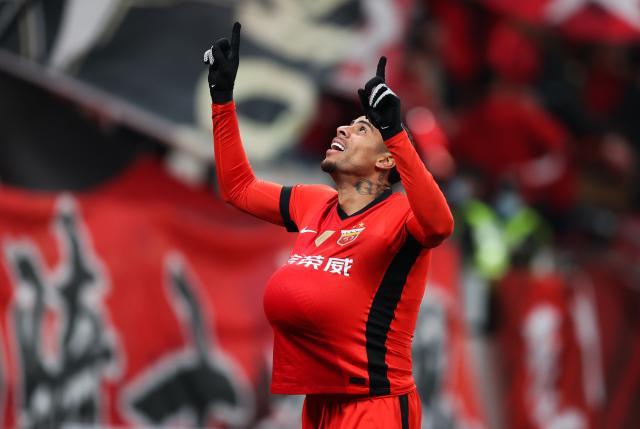 APP下载-【中超】古斯塔沃梅开二度茹萨破门 海港3比1新鹏城