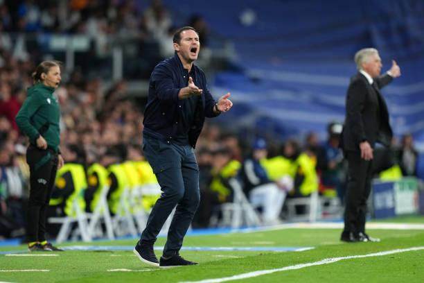 APP下载-10次被射正丢2球少输当赢？师徒战兰8一合就被看穿